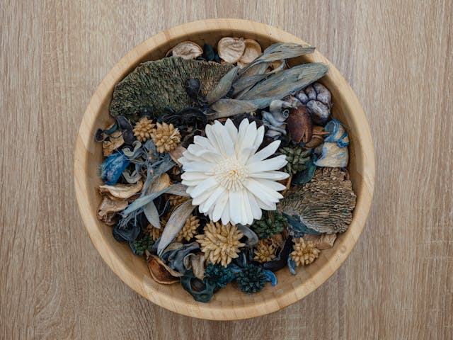 Embrace Natural Home Fragrancing: A Guide to Scenting Your Space