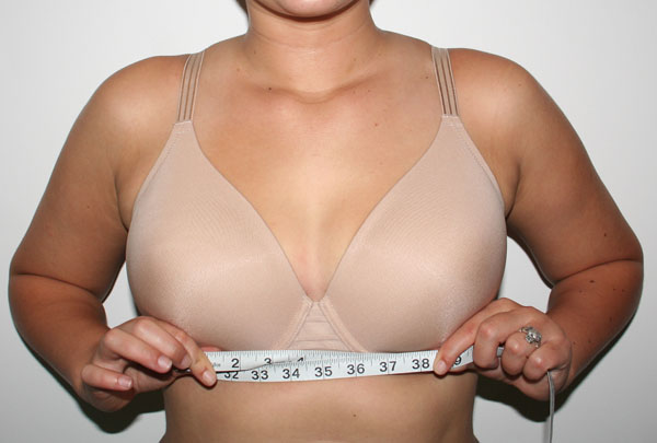Bra fitting guide, Curvy Wordy blog, Curvywordy blog, How to find a bra that fits, your bra size, plus-size bra fitting guide, bra styles for different body shapes, bra fitting charts and calculators, bra fit for petite frames, factors affecting bra fit, plus size bra, how to adjust bra straps